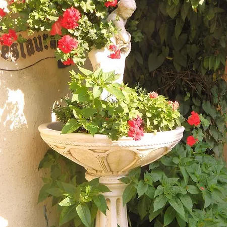 Hotel Restaurant Le Cygne Conches-en-Ouche