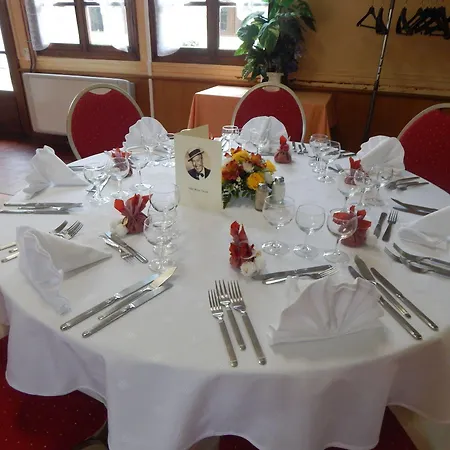 Restaurant Du Cygne فندق 2*